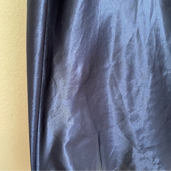 Val Mode lingerie Elegant Navy Blue Lace Trim Slip Dress size L long silky feel - Picture 7 of 11
